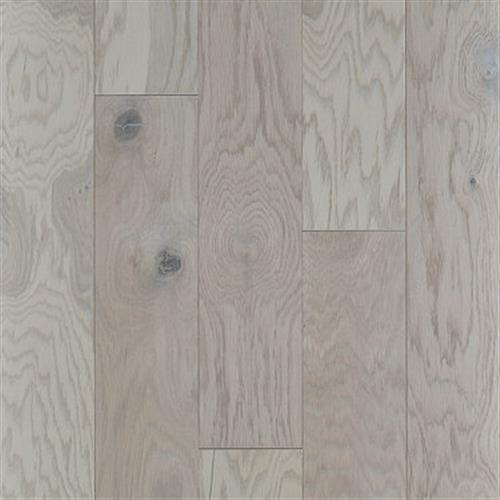 PILLAR OAK in Quartz