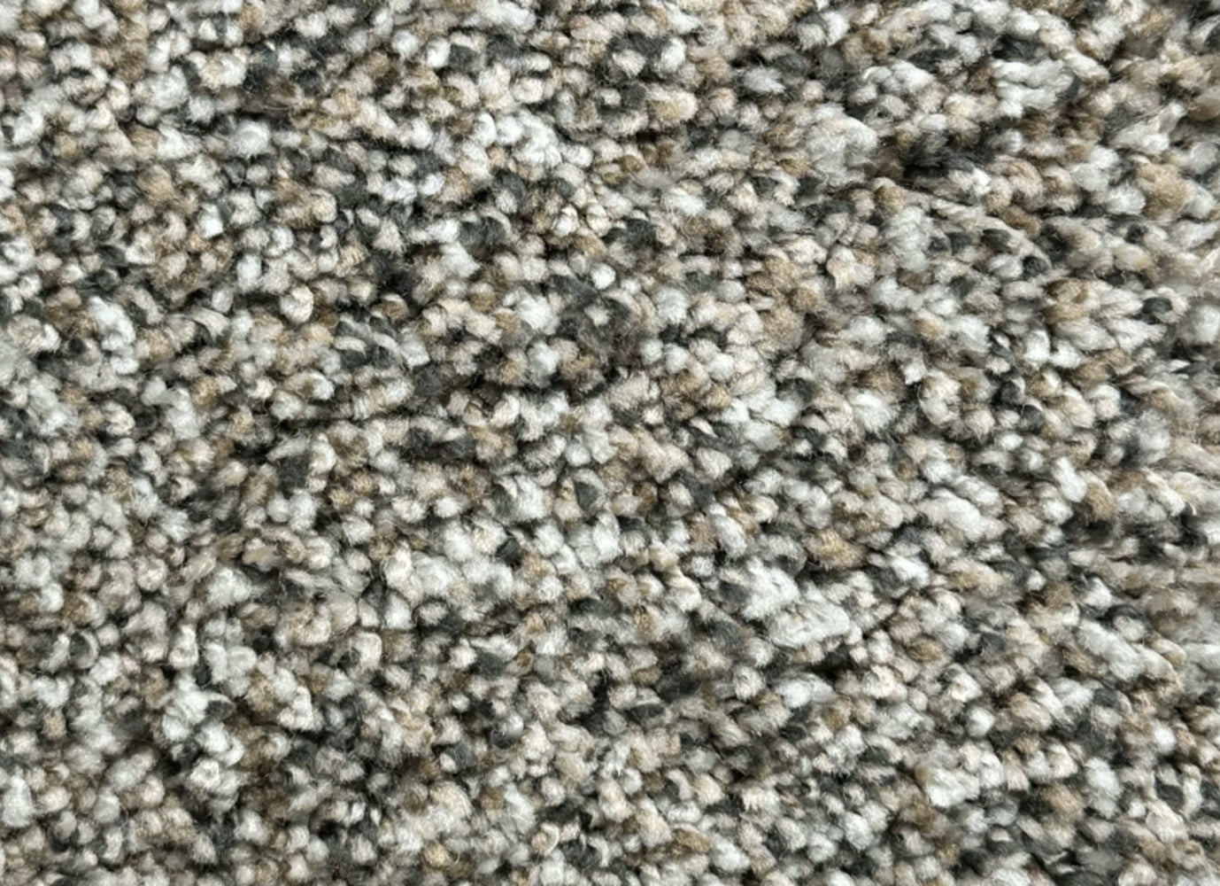TITAN II in Luna Pearl Carpet