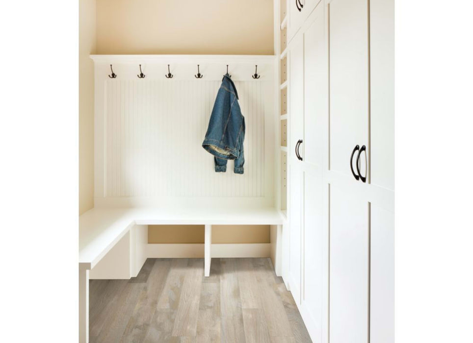 Bowman II in Sedge Wren Oak