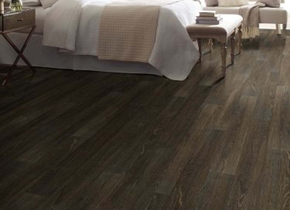 AUBURN SQUARE USA in Broadway