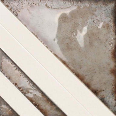 Transverse in 2 Crackle Tile