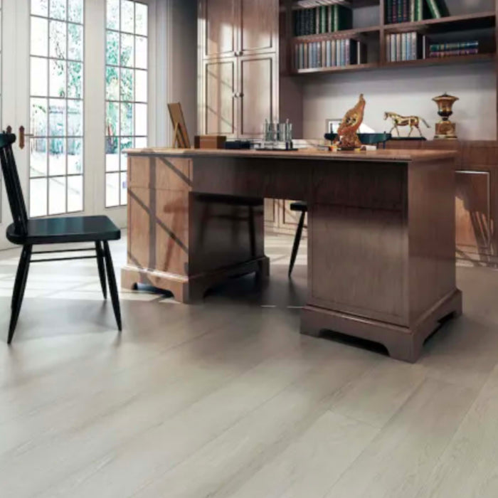 Titan Collection in Acier Luxury Vinyl