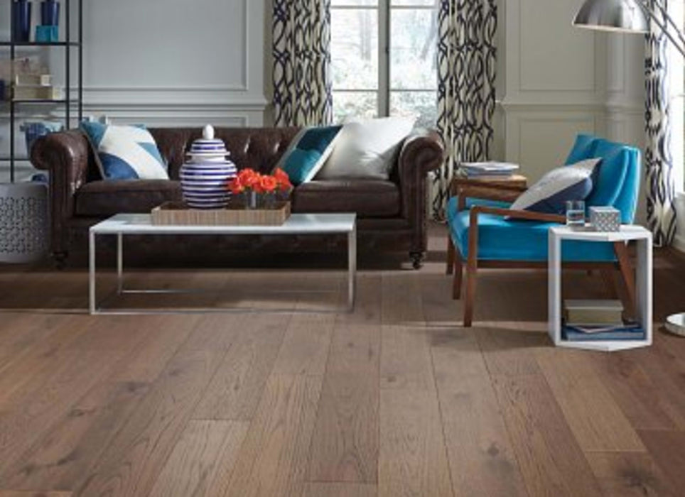 Kingston Hickory in Romanesque