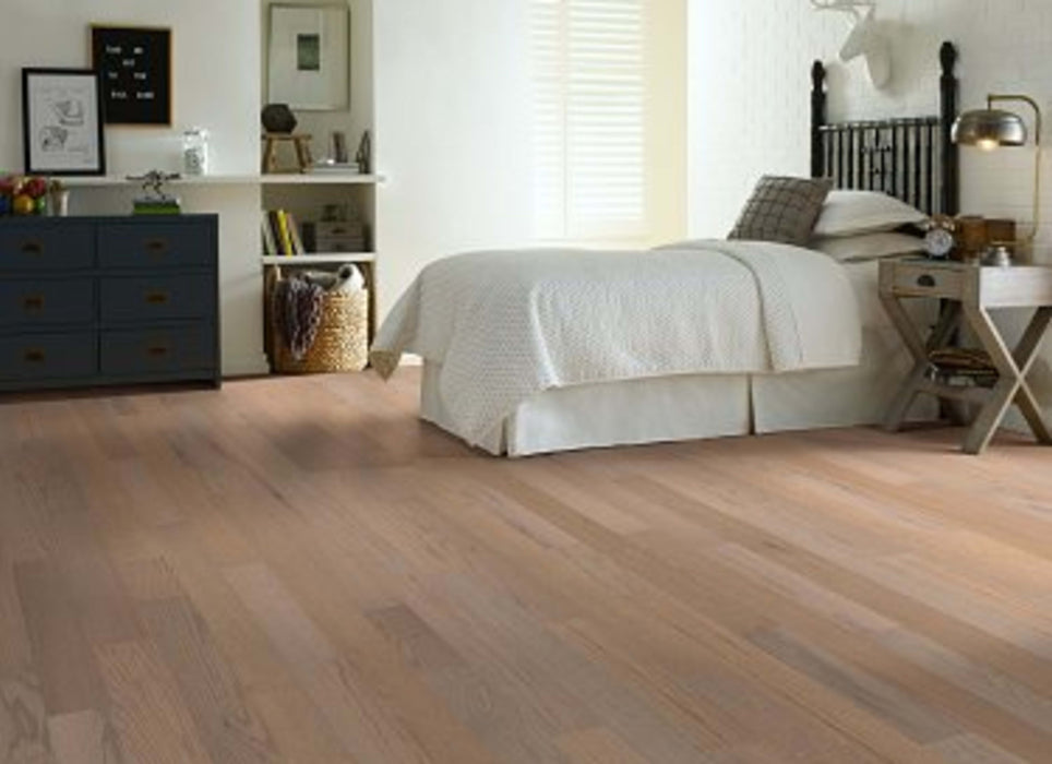 YORKTOWN in Burnished Beige
