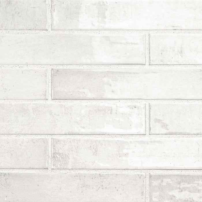 Stella in La Perla 2x10 Tile