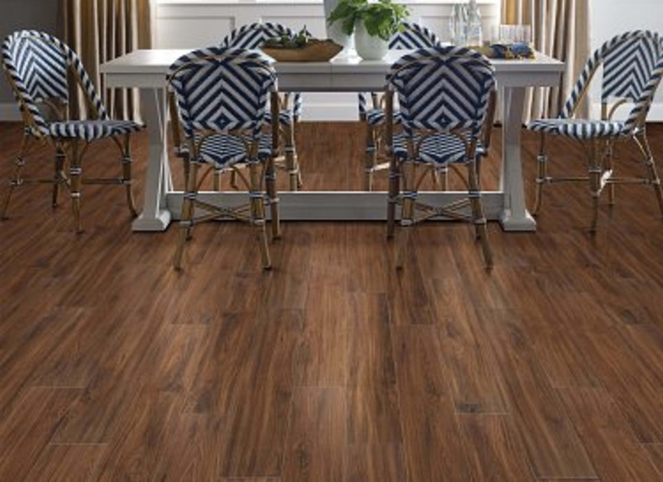 HYDE PARK PLUS in Deep Mahogany