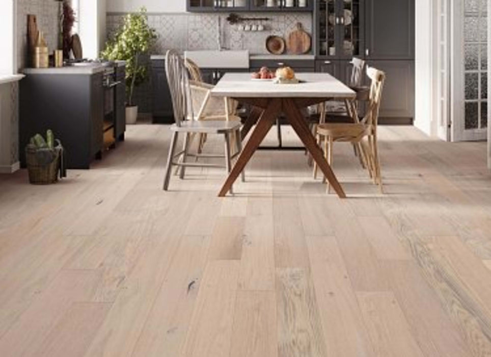 CUSTER OAK in Macaroon