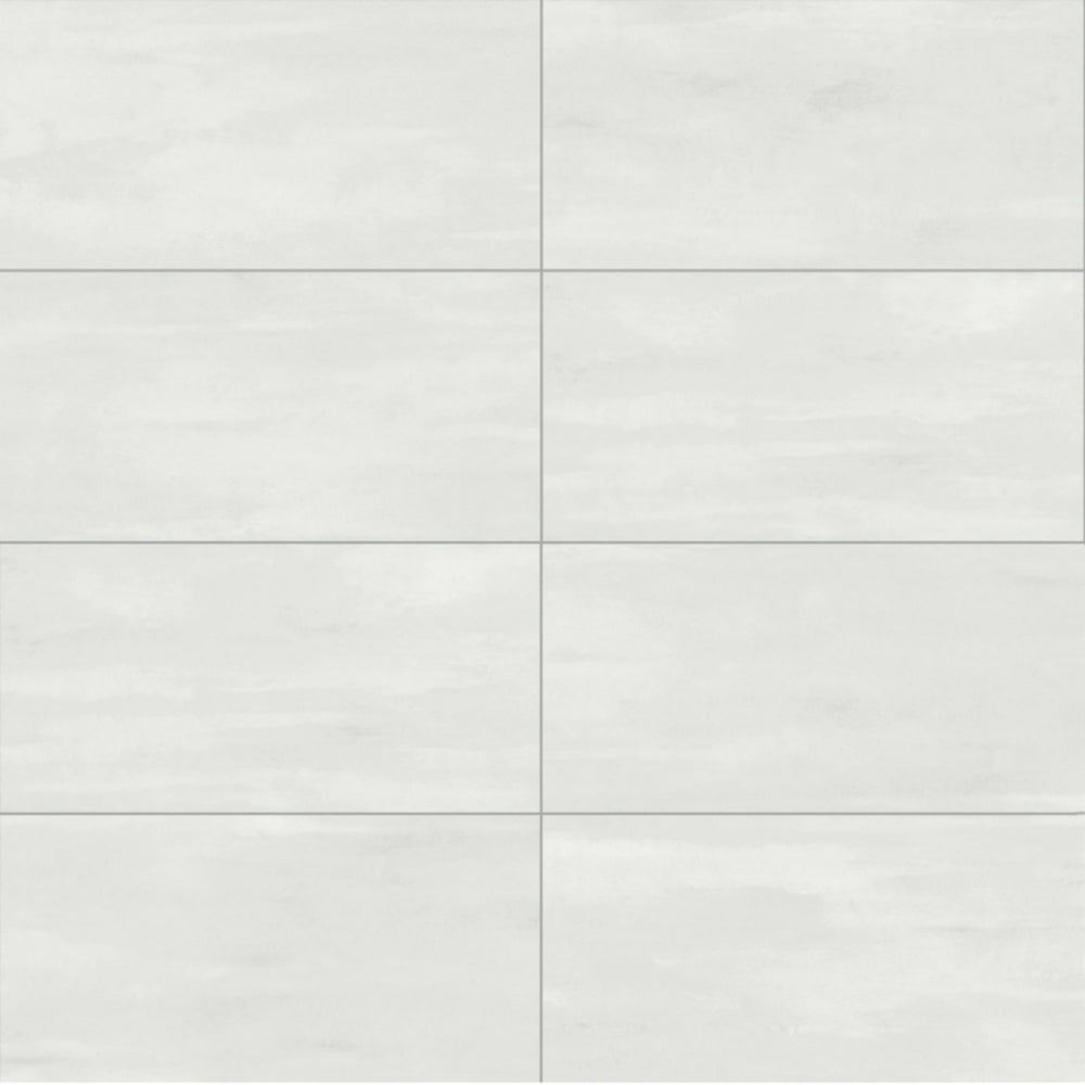 Reflexion in Bright Tile