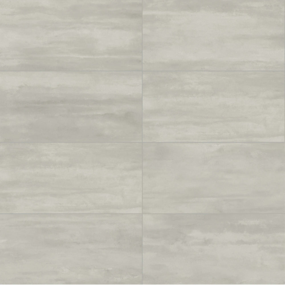 Reflexion in Mercury Tile