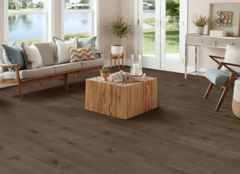 Artisan Living White Oak Engineered in Outside In 7"