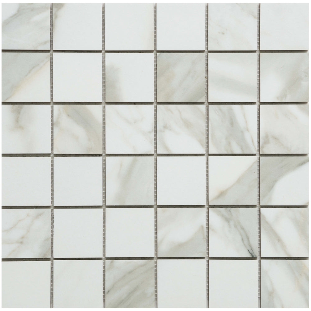 Florencia Silk in Calacatta Gold Mosaic Tile