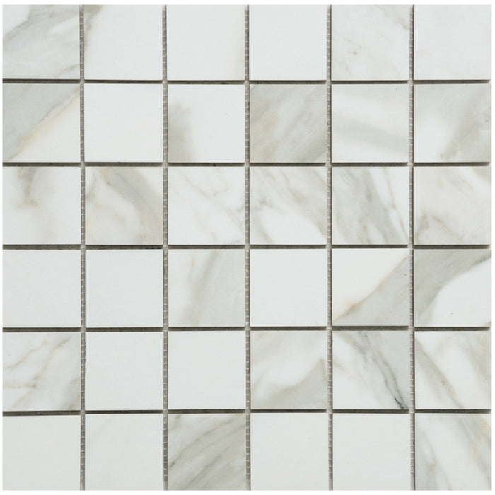 Florencia Silk in Calacatta Gold Mosaic Tile