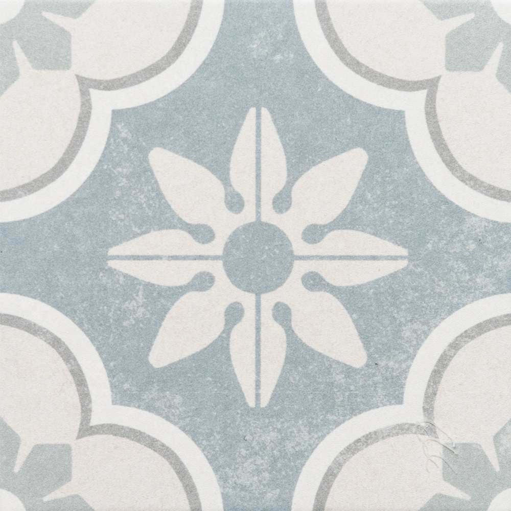 Hamptons Decor in Montauk Tile