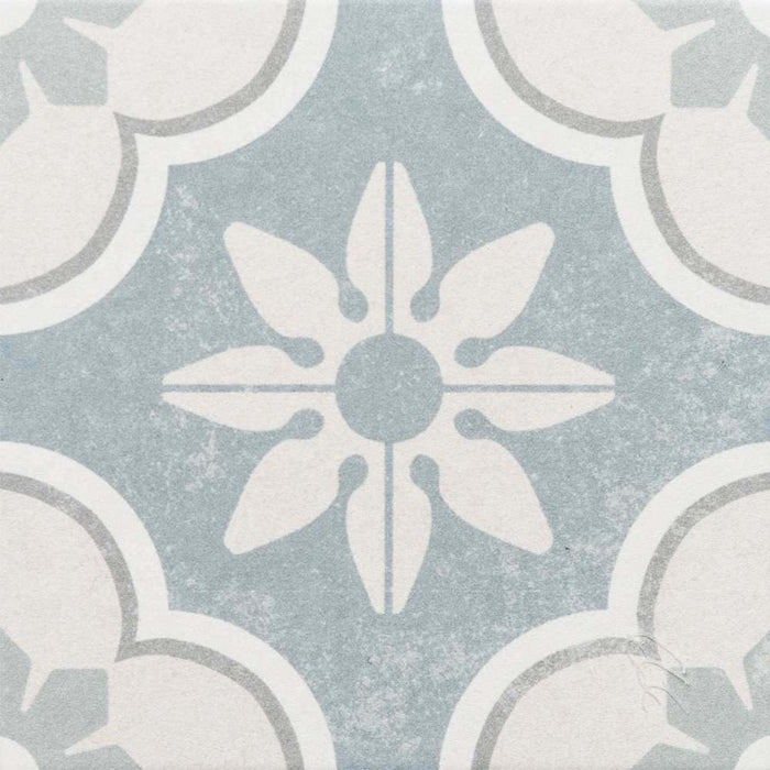 Hamptons Decor in Montauk Tile