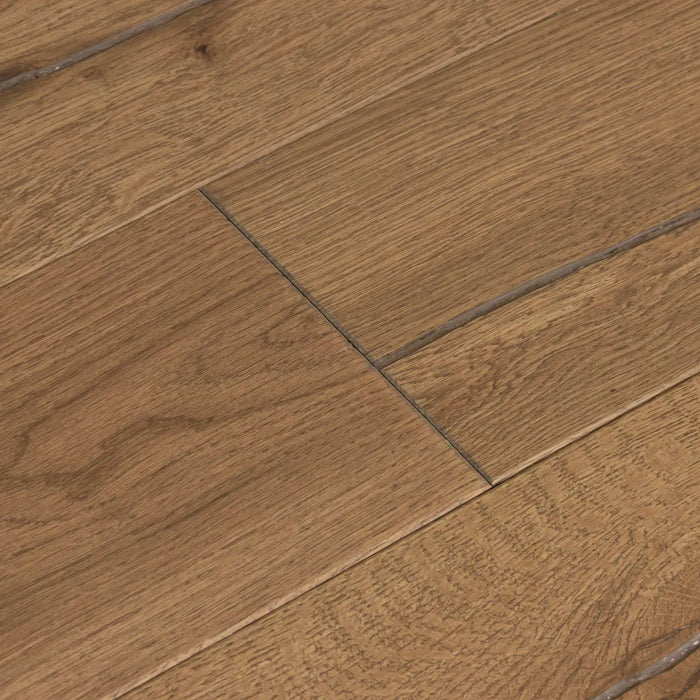 Whiskey & Wine in Spiced Whiskey Hardwood
